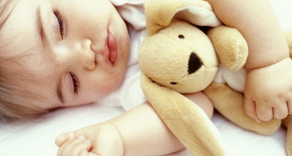 Gigi Gemeretak Saat Si Kecil Tidur