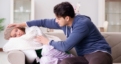 7 Hal yang Bisa Suami Lakukan saat Istri Sedang Sakit