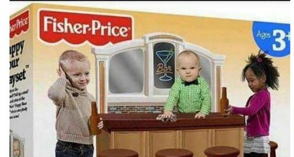 Wah, Miniatur Bar Jadi Mainan Anak?