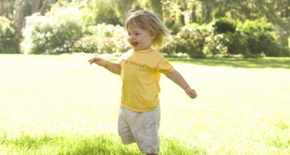 Balita Suka Melompat