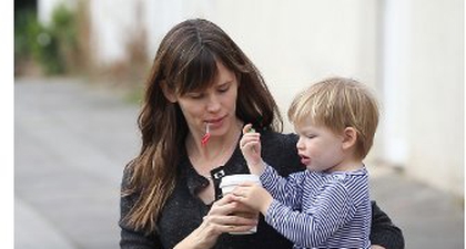Jennifer Garner Kompak dengan Anak
