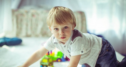 10 Tanda Anak Anda Sudah Mengalami Autisme