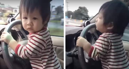 Aduh Bahaya! Bayi 10 Bulan Ini Kemudikan Mobil
