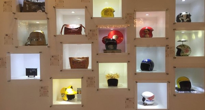 Menikmati Seni di Dalam Mall