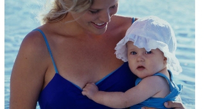 Anak Takut Berenang? Ini 4 Tips Agar Ia Nyaman di Air 