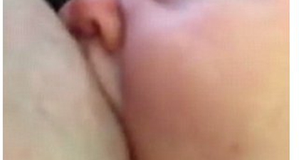 Video Ibu yang Dimarahi karena Menyusui di Tempat Umum