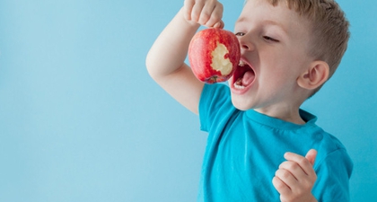 Ini 8 Manfaat Apel bagi Kesehatan Anak Anda, Moms!