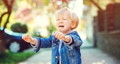 6 Cara Tepat Mengatasi Anak yang Suka Merengek