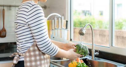 Moms, Begini Cara Membersihkan Sayur dan Buah yang Benar