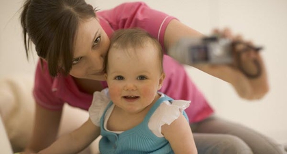 Lampu Kilat Kamera Aman untuk Bayi