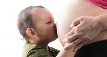 Bolehkah Ibu Hamil Menyusui? Ini Penjelasannya, Moms