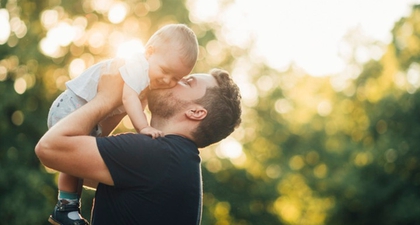 7 Bentuk Fisik Bayi yang Diwarisi dari Gen Sang Ayah