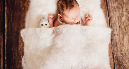 6 Penyebab Rambut Bayi Rontok dan Cara Mengatasinya