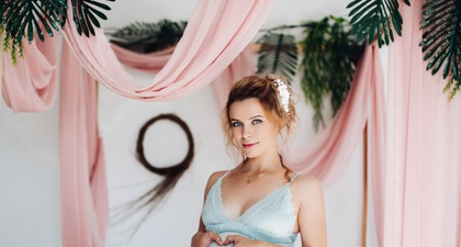 Bumil Tetap Gaya saat Berpesta? Tentu Bisa, Dong!