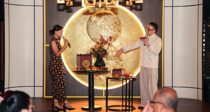 Pesona Glamour Old Shanghai Bertemu Energi Kuda Api di Malam Imlek JHL Solitaire