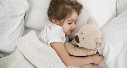 10 Cara Melatih Anak Tidur Sendiri Tanpa Drama