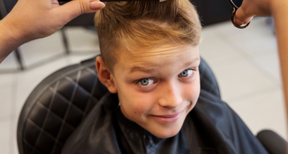 15 Model Rambut Anak Cowok Terbaru: Rapi, Keren, dan Sesuai Aturan Sekolah