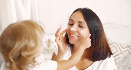 Perlukah Memakai Sunscreen di Dalam Ruangan? Ini Penjelasannya