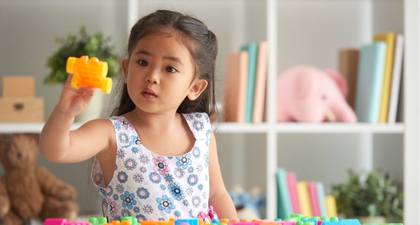 Ide Kado untuk Anak Perempuan Usia 2 Tahun yang Edukatif dan Seru