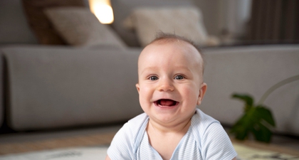 Kenapa Bayi 10 Bulan Belum Tumbuh Gigi? Ini Penjelasannya, Moms