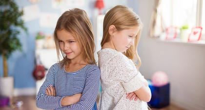 9 Cara Efektif Mengatasi Konflik Antara Saudara Kandung