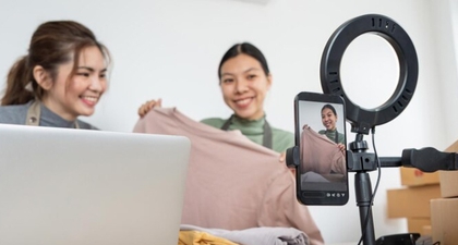 5 Cara Memilih Host Live Tepat agar Penjualan Brand Fashion Melesat