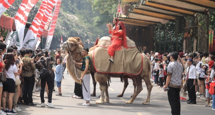 Rayakan HUT RI ke-80, Taman Safari Bogor Gelar "The Forest Carnival", Parade Satwa Edukatif