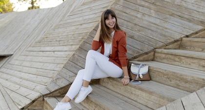 7 Model Sepatu Wanita Terbaik untuk Jalan-Jalan