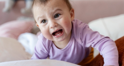 Bayi Cepat Tumbuh Gigi, Normalkah? Ini Penyebabnya, Moms