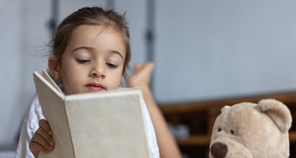 5 Manfaat Membaca Buku untuk Perkembangan Anak