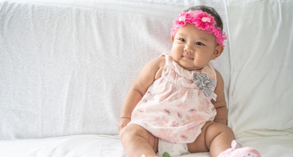 Ini Model Anting Bayi Baru Lahir yang Aman, Moms Perlu Tahu