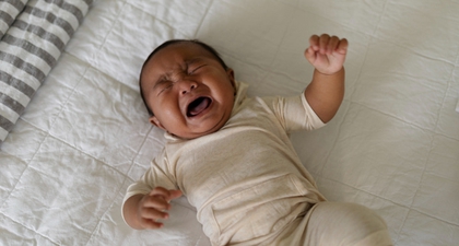 Ciri-Ciri Bayi Mengalami Sakit Perut dan Cara Mengatasinya