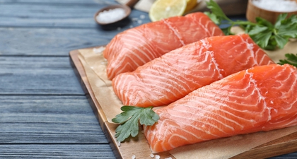 Makanan yang Perlu Dikonsumsi Ibu Menyusui agar Bayi Tumbuh Cerdas