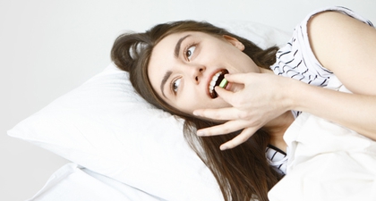 Mengalami Mimpi Gigi Atas Copot? Ini Arti dan Penjelasannya, Moms