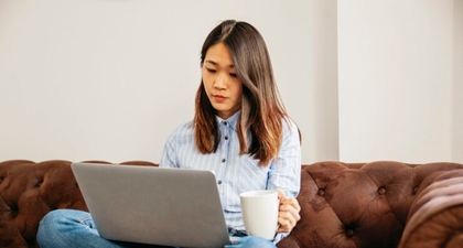 Efek Blue Light pada Penuaan Kulit dan Cara Mengatasinya