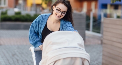 Agar Tidak Repot, Ini Tips Menyusui dengan Mudah saat Bepergian