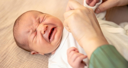 Moms, Ini Cara Mengatasi Bayi Overstimulasi