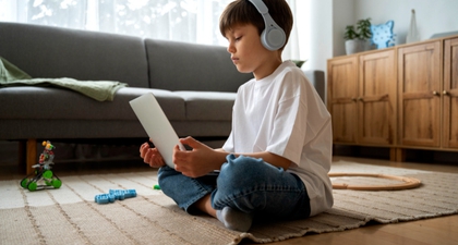 Ini Dampak Anak Jarang Keluar Rumah dan Cara Mengatasinya