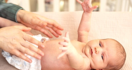 7 Tips Memilih Popok yang Nyaman untuk Bayi Baru Lahir