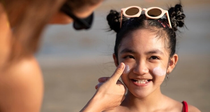 Moms, Ini Cara Memilih Sunscreen Aman untuk Anak-Anak