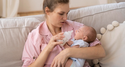 Ini Ciri-Ciri ASI Basi, Penyebabnya, dan Bahayanya untuk Bayi