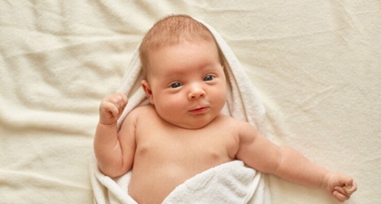7 Cara untuk Mengatasi Kulit Kering pada Bayi