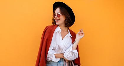 Pilihan Warna Baju yang Cocok untuk Perempuan Usia 40 Tahun