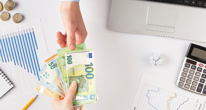 Mau Tukar Uang untuk Lebaran? Begini Caranya, Moms