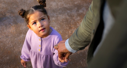 Moms &amp; Dads Wajib Tahu! Ini 6 Cara Mencegah Anak Jadi Korban Penculikan