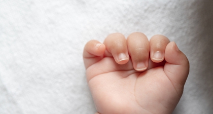 Cara Memotong Kuku Bayi yang Aman