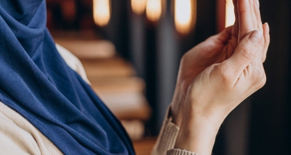 Doa Hari Pertama Haid Lengkap dengan Bacaan, Arti, dan Amalan Lainnya