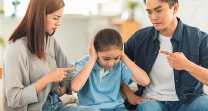 Moms dan Dads, Ini Akibatnya Jika Anak Sering Dibentak dan Dipukul