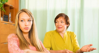 7 Ciri-Ciri Mertua Pura-Pura Baik yang Perlu Diwaspadai