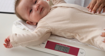 7 Penyebab Bayi Susah Naik Berat Badan dan Solusinya